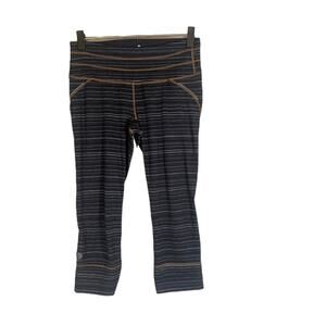 Athleta Black Striped Relay Capri Cropped Leggings Women Sz S